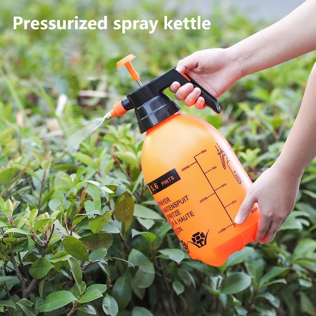 How do the nozzles on spray bottles work when misting?