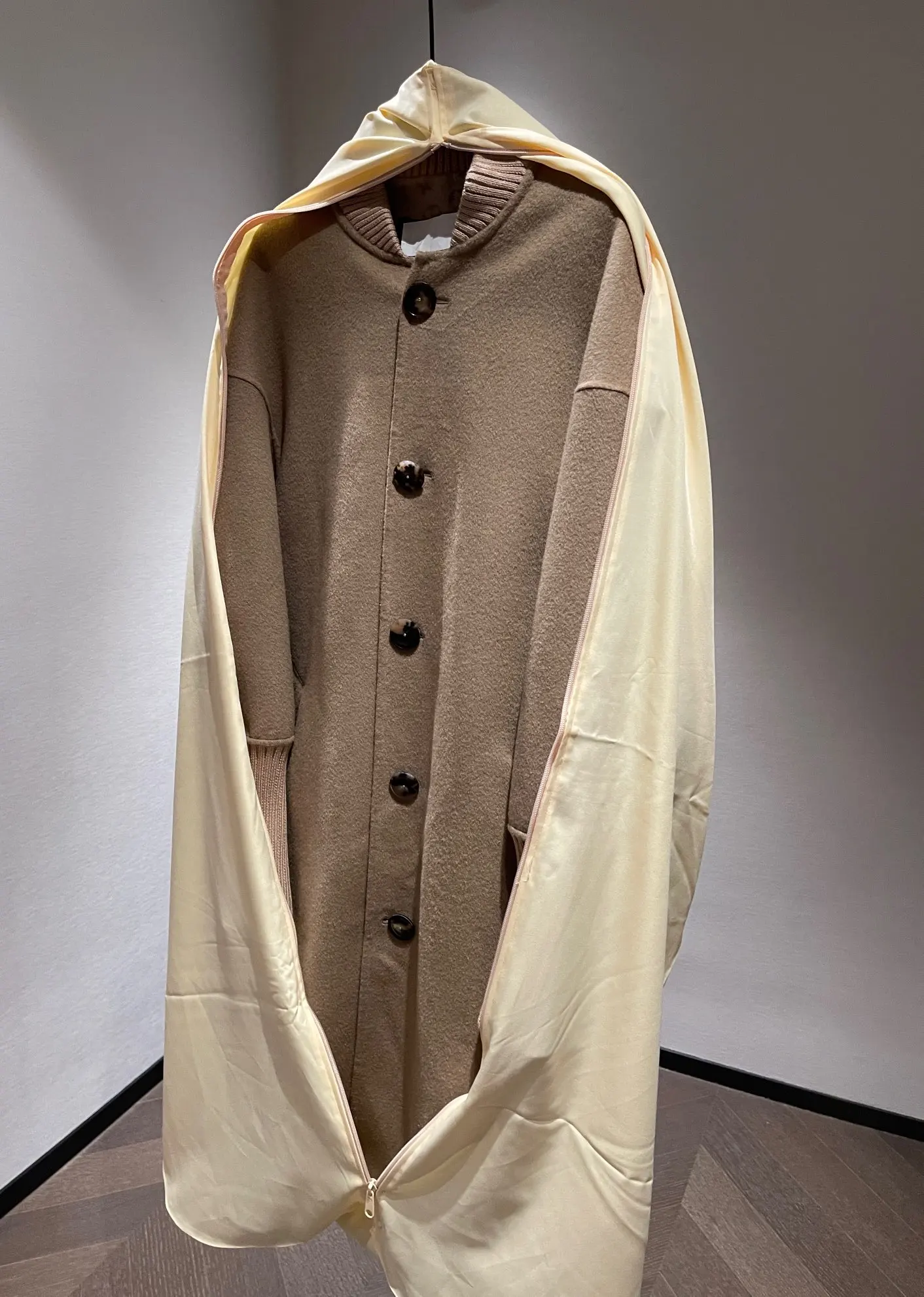 

2023 women's baseball collar silk wool coat
