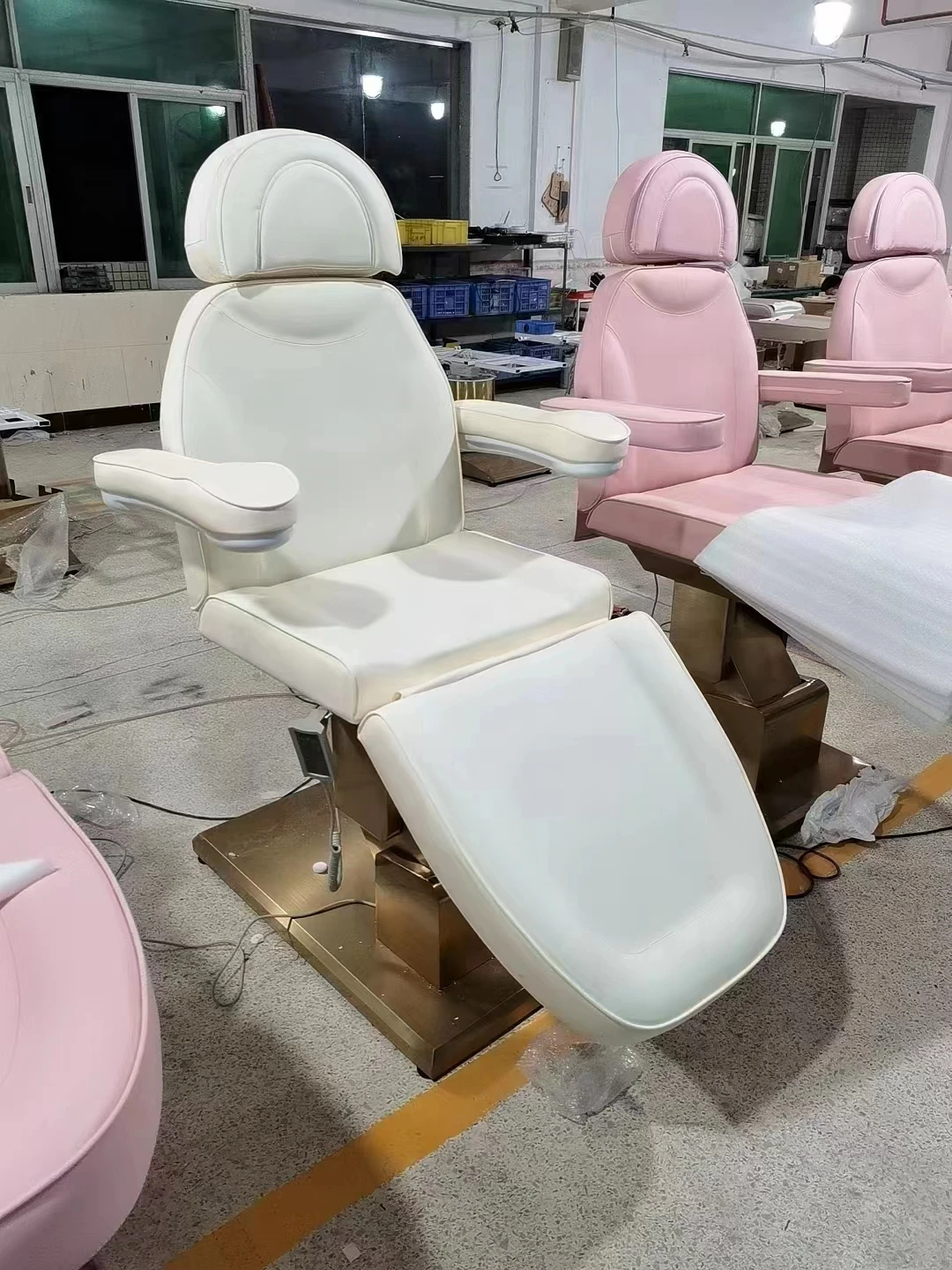 Price premium white gold Electric Adjustable salon eyelash Cosmetic Facial chair 3 motors Beauty recliner nude massage bed 6