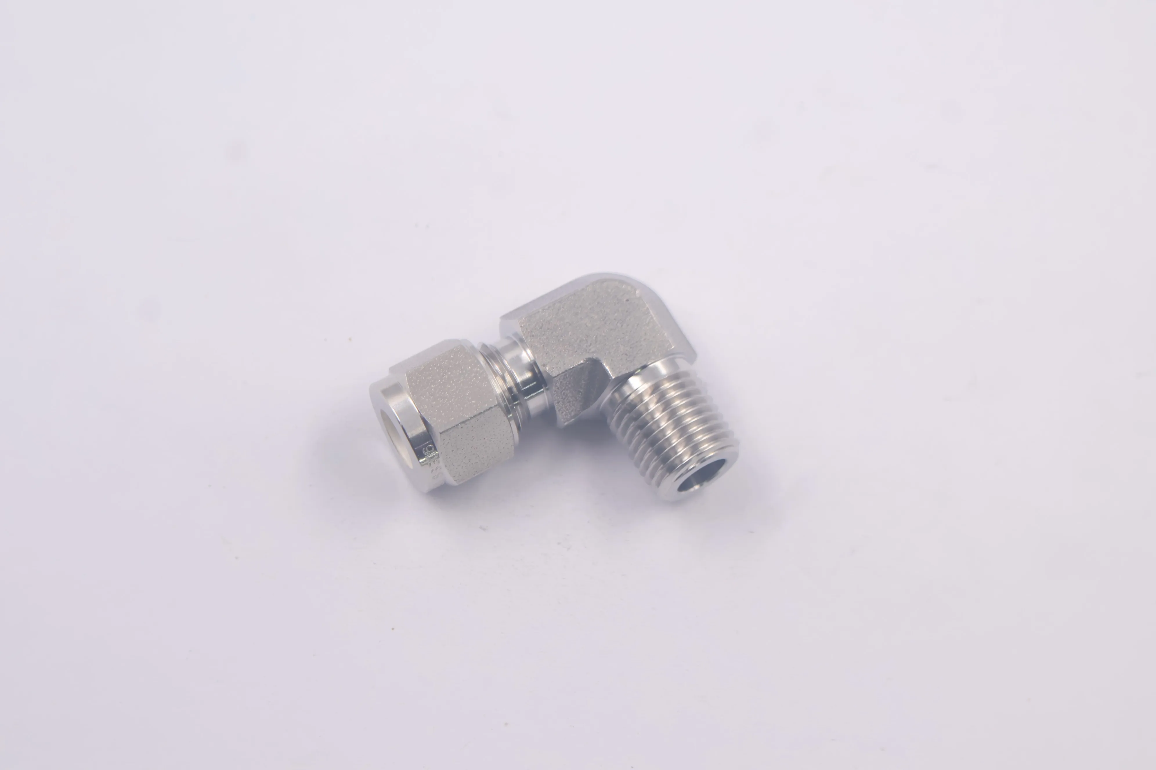 Stainless Steel Tube Fitting, Male Elbow, 6 mm Tube OD x 1/8 in. Male ISO Tapered ,SS-6M0-2-2RT, can combination with Swagelok