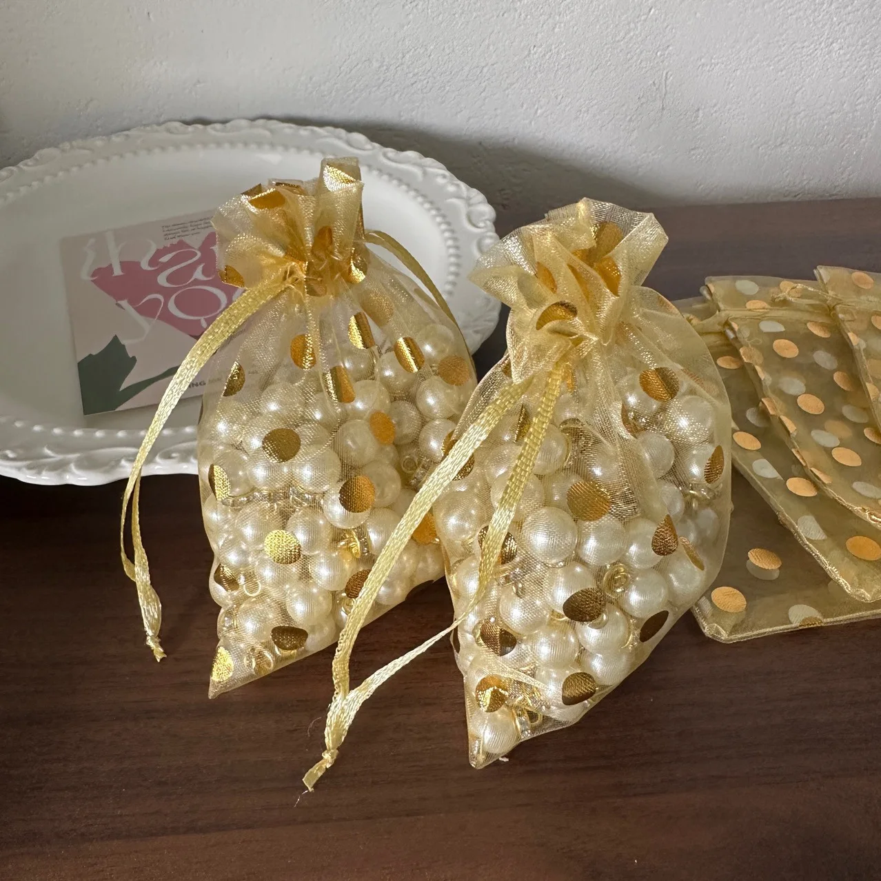 25/50/100 Stück Organza-Geschenkbeutel in Goldfarbe mit rundem Punktmuster, Schmuckbeutel, Hochzeits- und Party-Süßigkeiten-Verpackungsbeutel, Geschenkaufbewahrungsbeutel – Detail 2