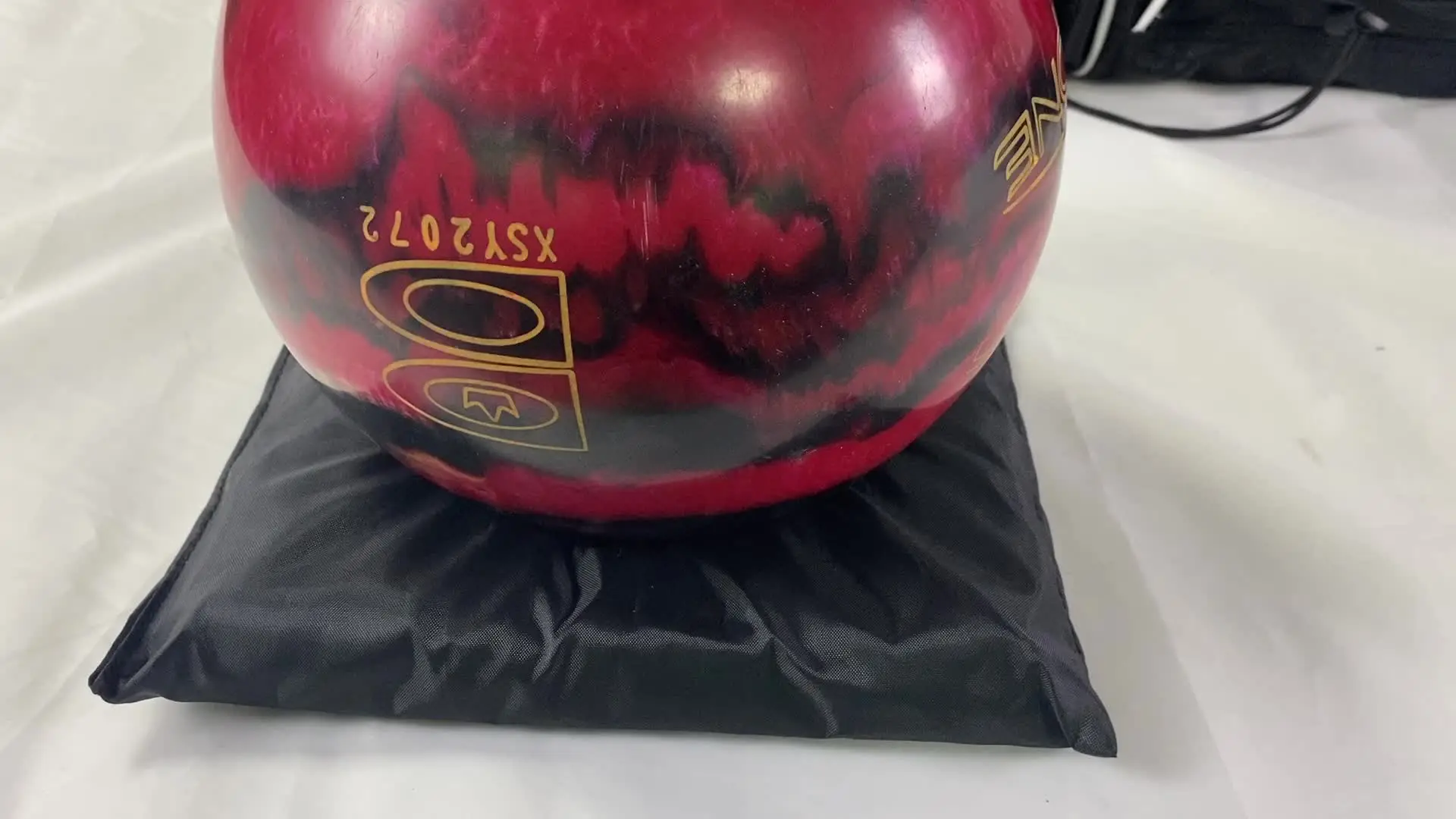 Bosynoy - Mochila De Bolos Para Una Sola Bola Con Compartimento Para Zapatos Y Acolchado De Espuma Protectora, Se Adapta A Zapatos Hasta Talla 16 De EE. UU., Múltiples Bolsillos Para Accesorios