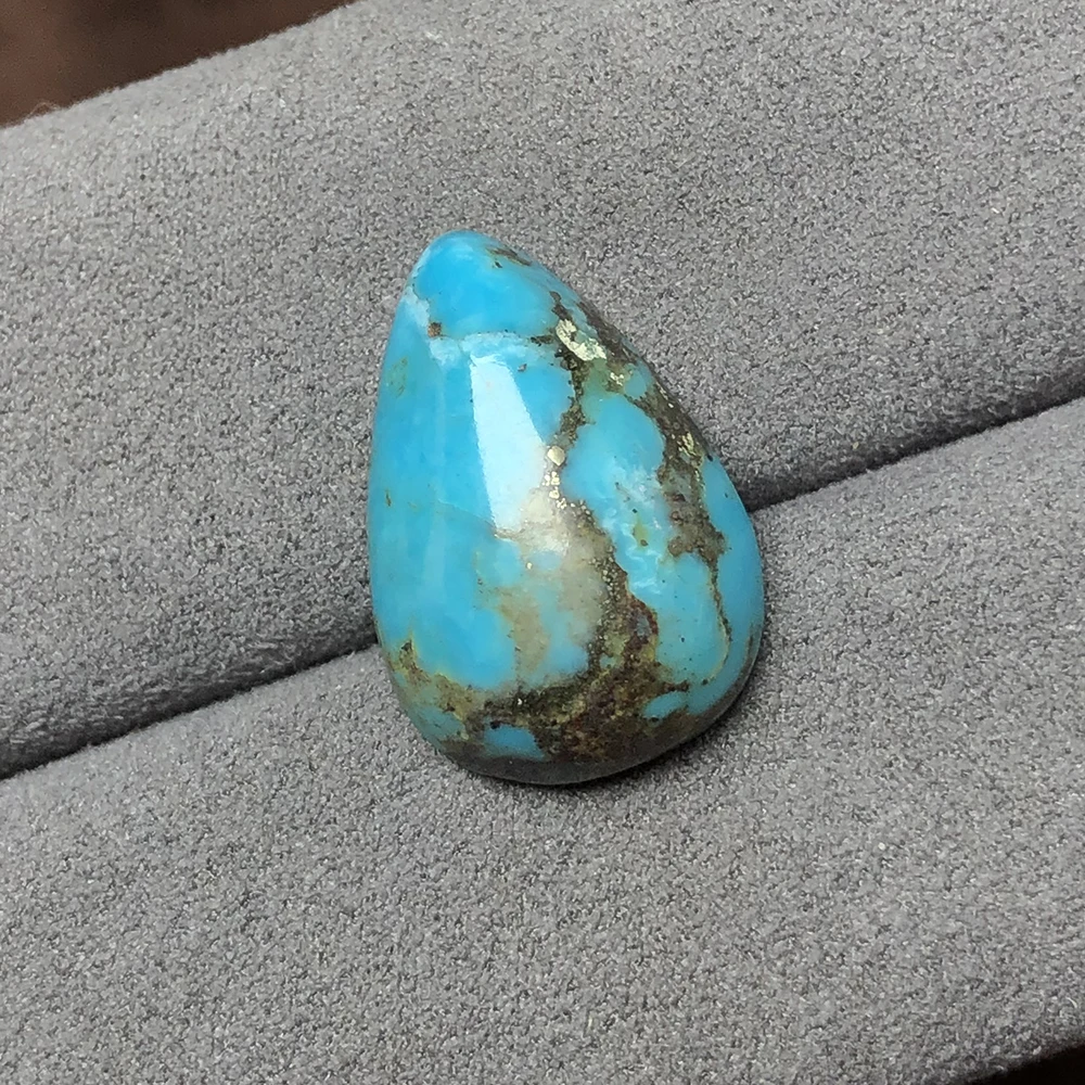 Natural turquoise, bare stone, droplet shaped natural pattern 1.5g