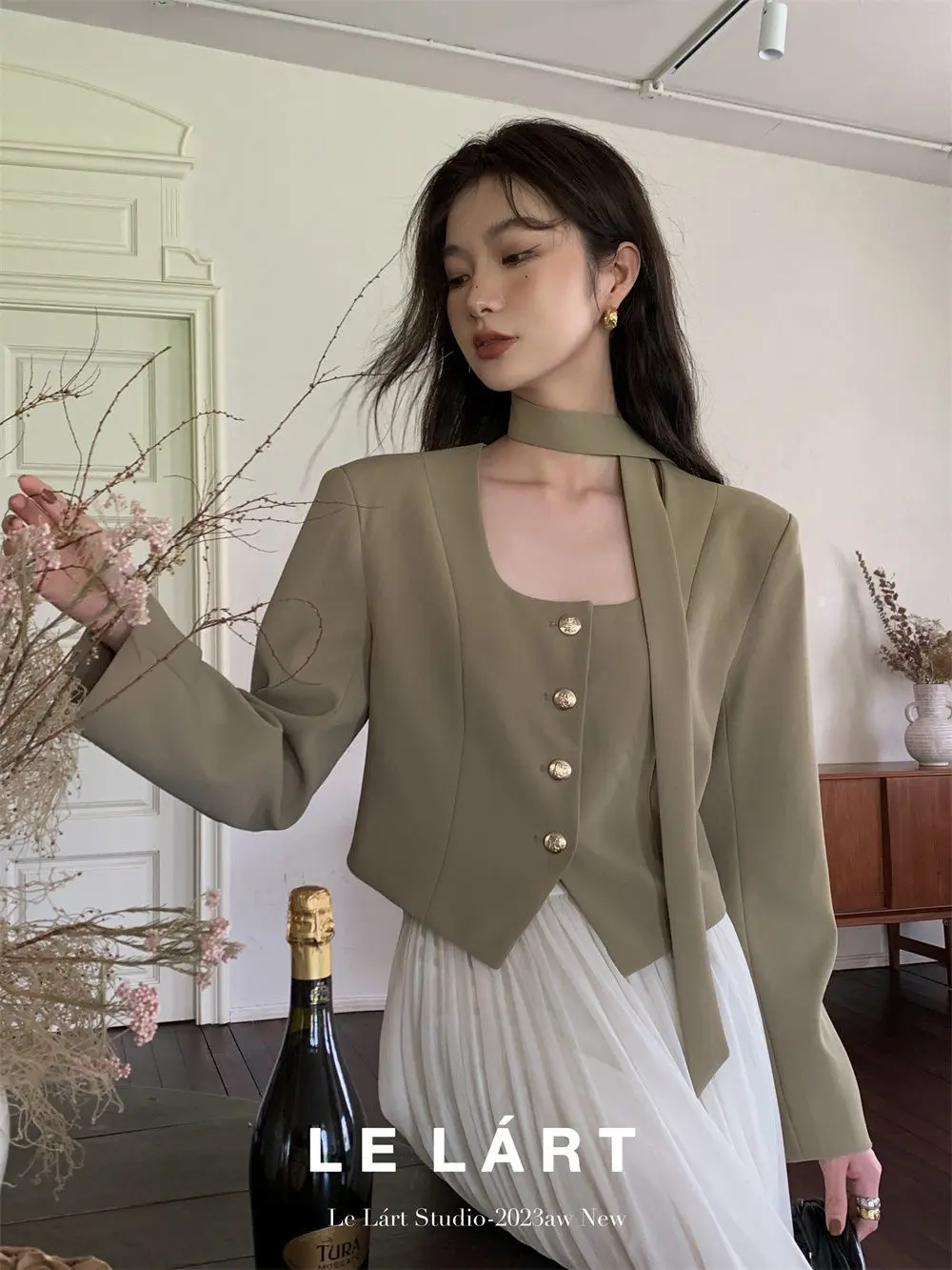 Woman Autumn Blazer New Korean Version Design Sense Lace Irregular Shirt French Elegant Temperament Short Suit Jacket