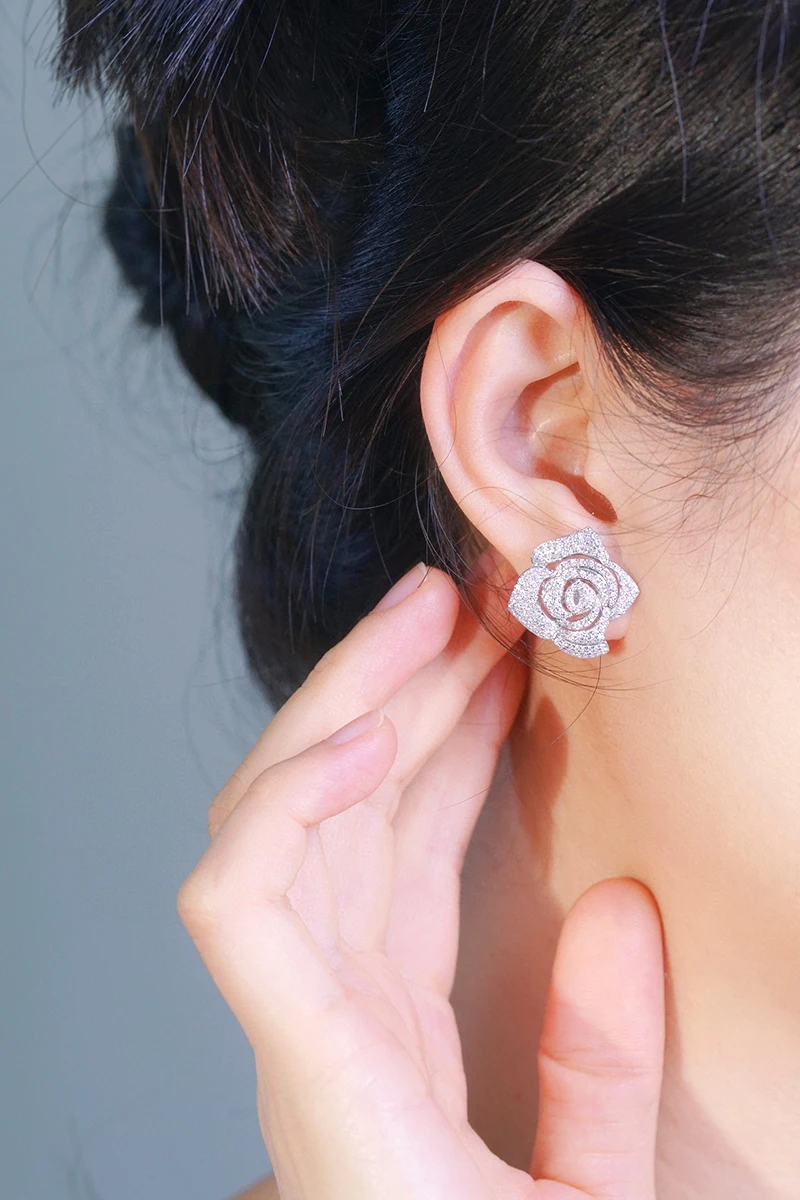 Metal: 18K White Gold Real Diamond Rose Earrings