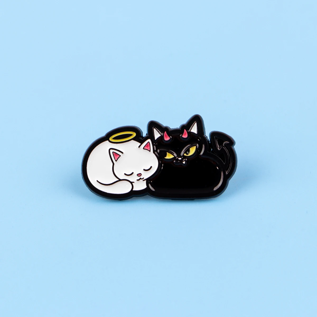 Charming Cat Enamel Pin Brooch – Stylish Metal Lapel Accessory and Gift