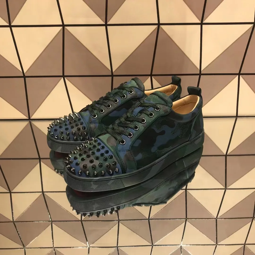 

Low Top Red Bottom Shoes for Men Luxury Quality Trainers Male Driving Spiked Toecap Shoes Rivets Green Graffiti Genuine Leather