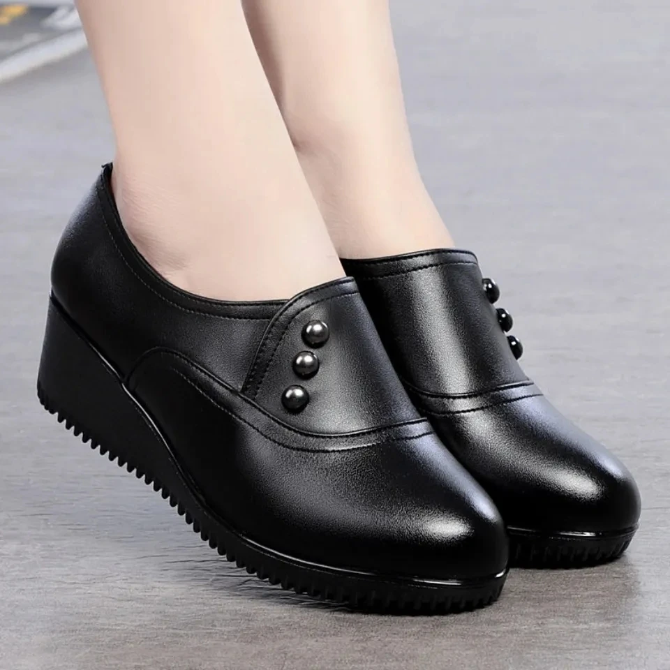 New Arrival Mom Wedges Platform Shoes for Women 2022 Black Leather Sneaker Woman Nurse Shoes Summer Flats