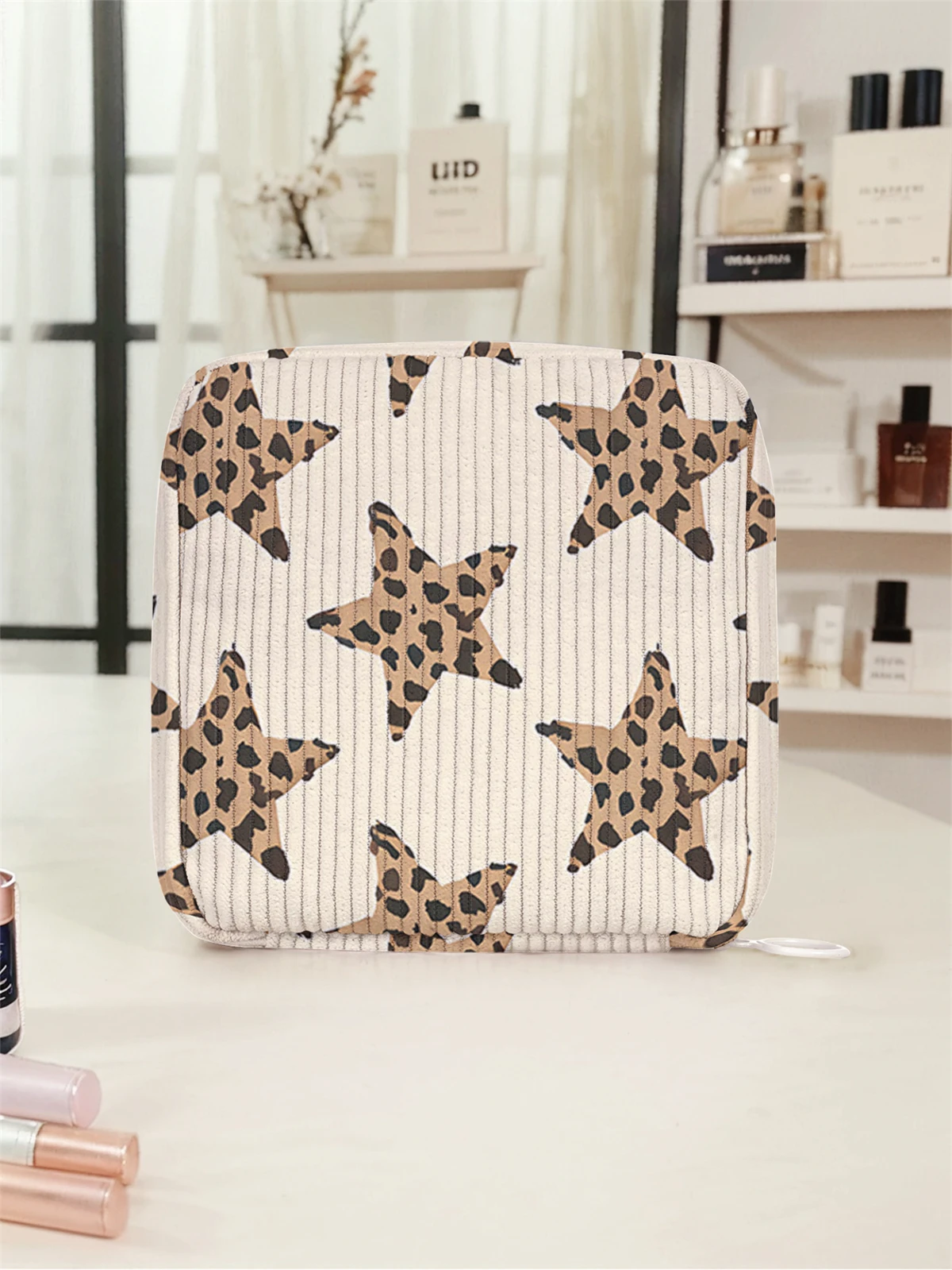 Leopard pattern star print sanitary napkin storage bag, women's lightweight tissue bag, sanitary tissue bag