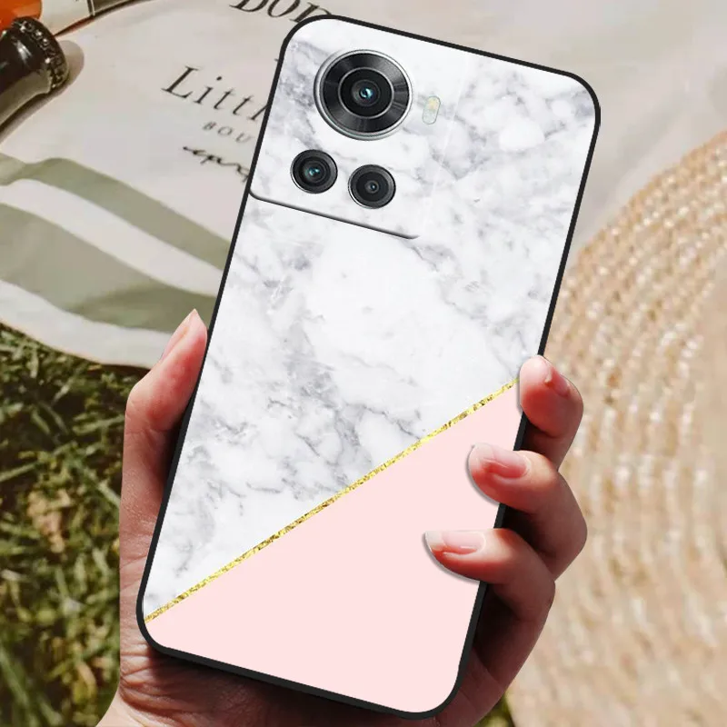 Black Silicone Soft Phone Cover with Lion and Wolf Design - Elegant Protective Case