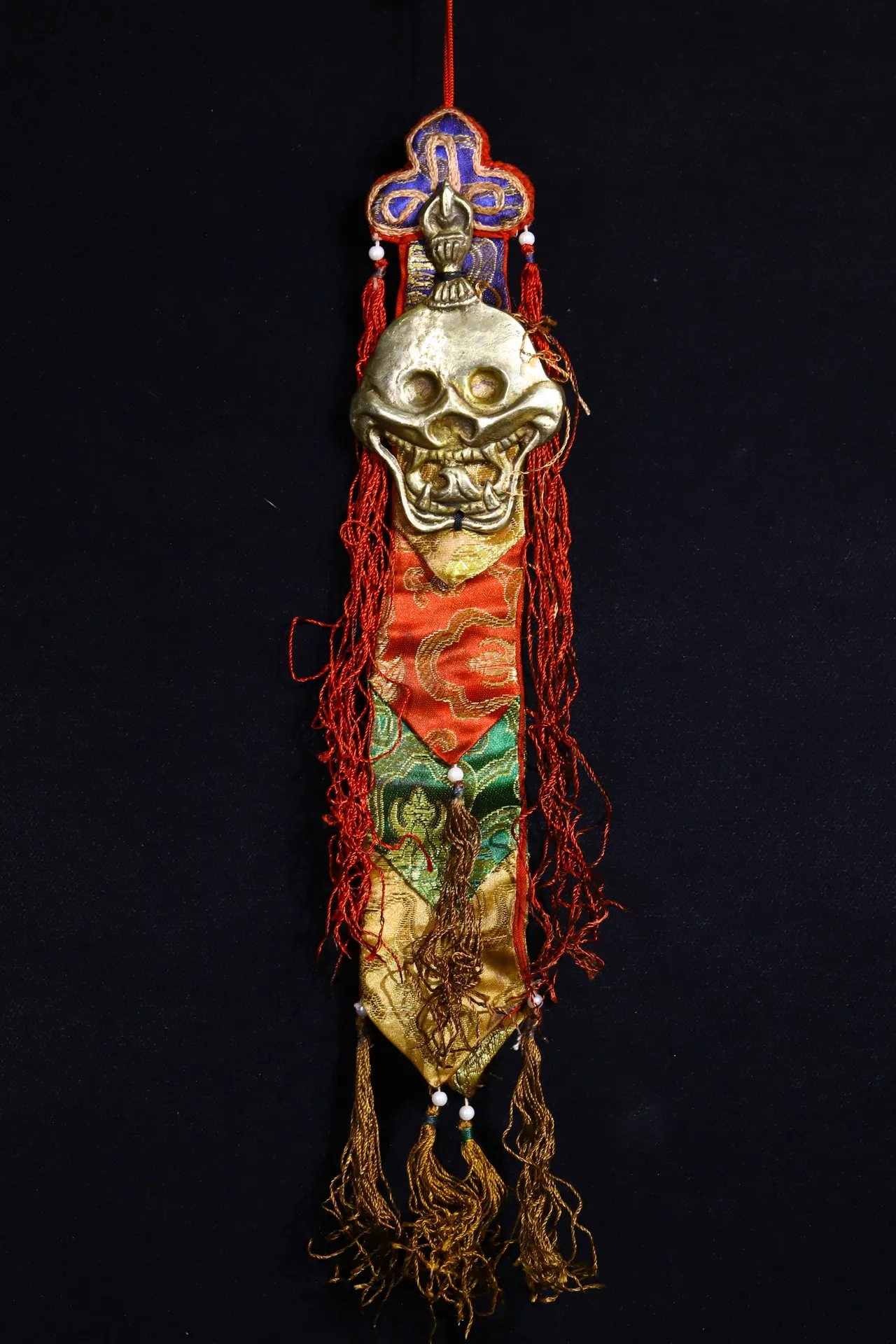 

20"Tibetan Temple Collection Old Bronze Skull Head prayer flags Amulet hanging screen Worship Hall Town House Exorcism