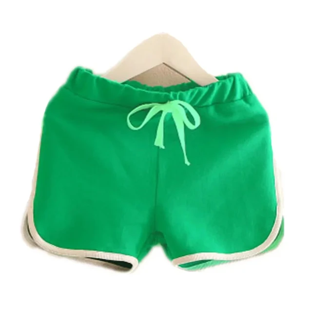 여름을 위한 편안하고 스타일리시한 어린이 의류