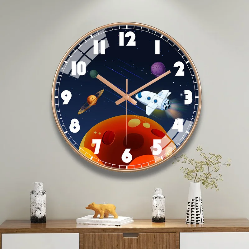 Astronaut clock in children's room, silent cartoon clock hanging