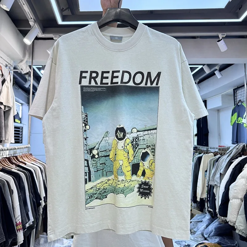 

Футболка с мультяшным аниме принтом