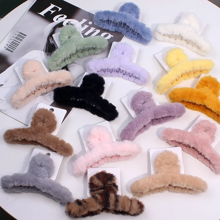Plush Autumn & Winter Hair Clip - Sweet & Gentle Fashion Accessory