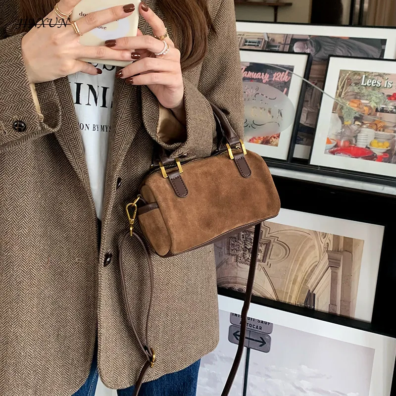 

Autumn and Winter Deer Skin Velvet Handheld Pillow Bag for Women 2024 New Versatile Shoulder Bag Retro Fashion Crossbody Bag