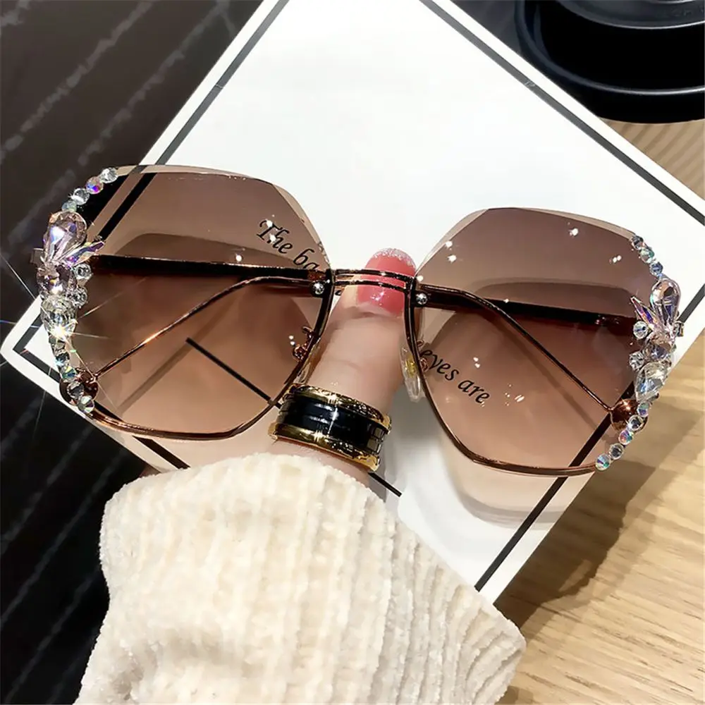 

2023 Rimless Sunglasses Woman Sexy Luxury Brand Design Diamond Sun Glasses Gradient Shades for Female Oculos De Sol Uv400