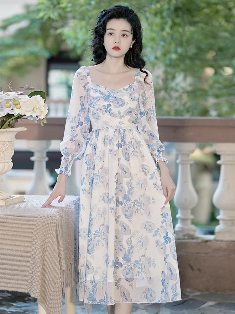 

Summer new women's French retro girl square neck long sleeve printed temperament slimming long Bohemian travel dress