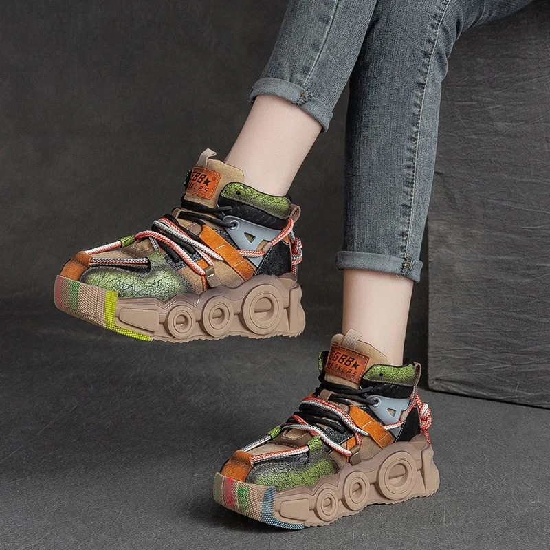 

Женские ботинки из натуральной кожи, на толстой подошве