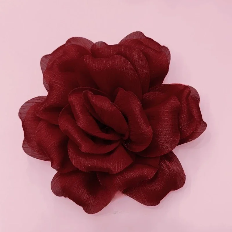 Spille grandi a forma di rosa rossa, da donna, in tessuto di raso