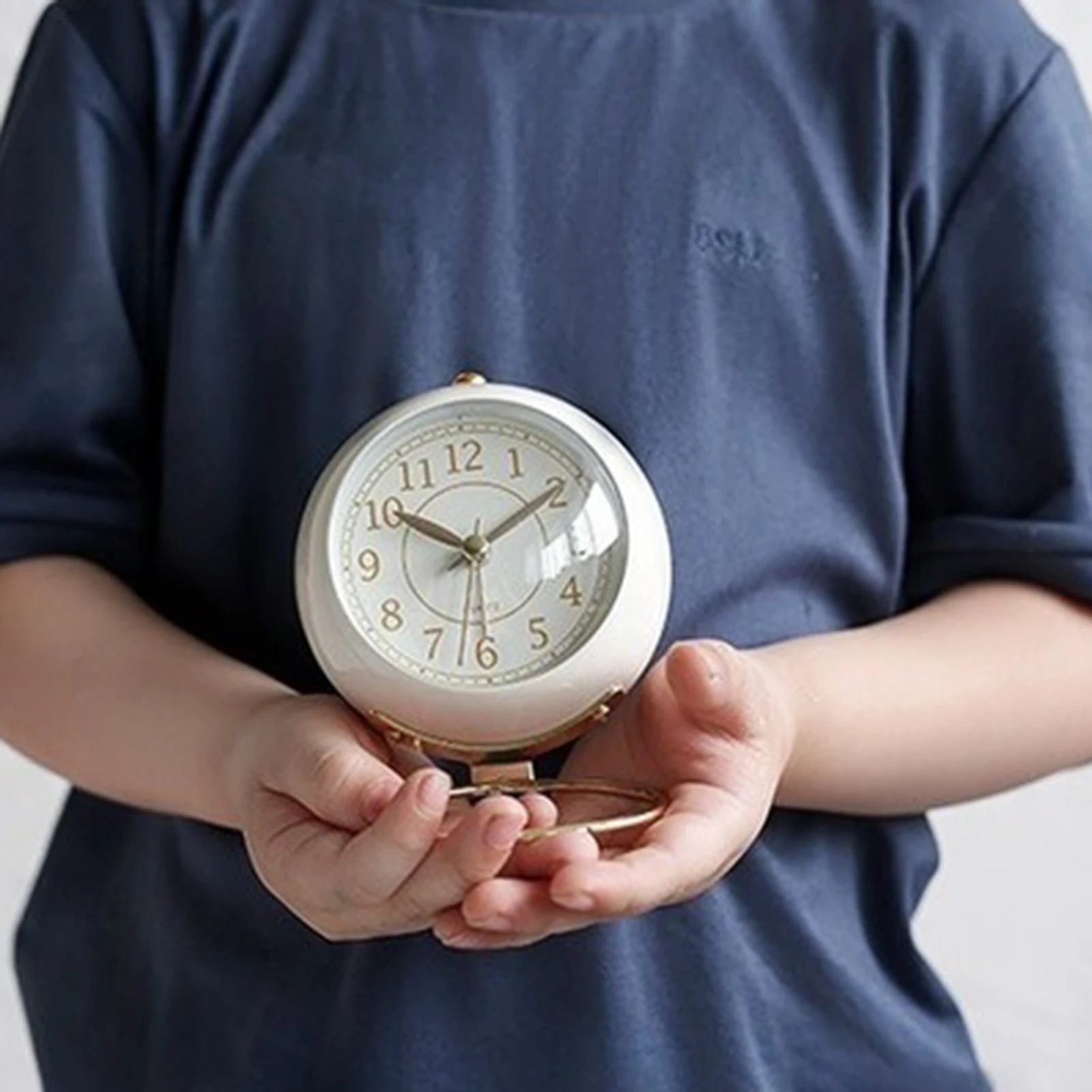 Retro Style Metal Alarm Clock Round Desktop Alarm Clock Bedside Alarm Clock Desktop Decoration WJ909
