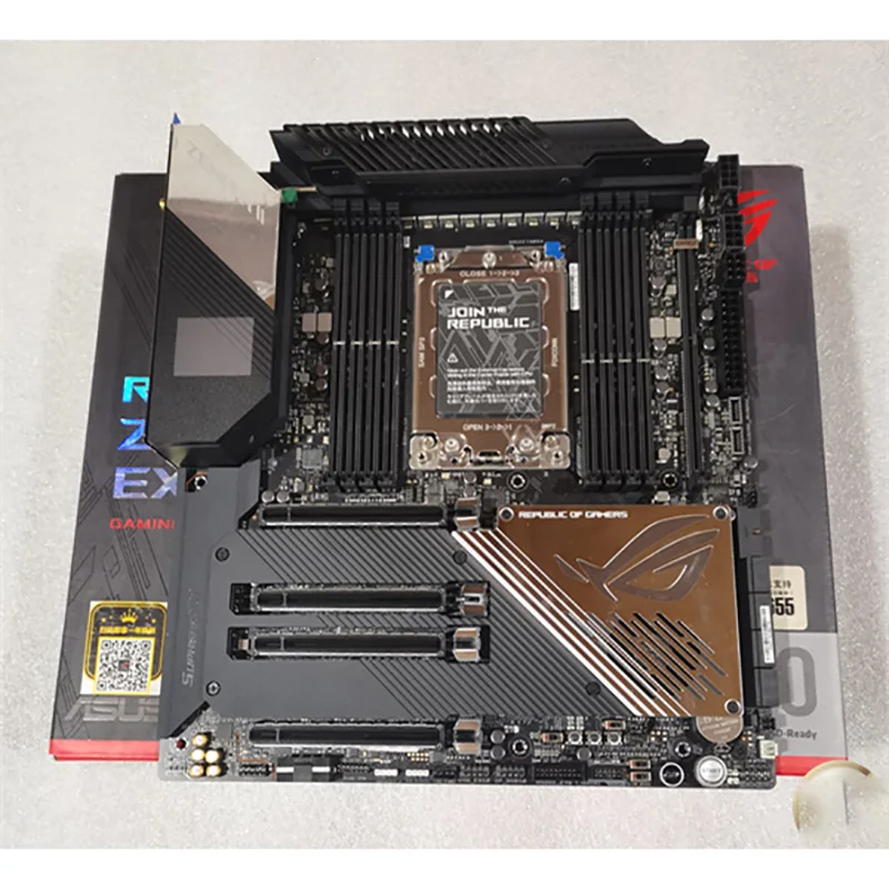 For ASUS ROG ZENITH II EXTREME ALPHA Z2EA E-ATX RGB DDR4 Support X3960 X3990 Desktop Motherboard 4 For ASUS ROG ZENITH II EXTREME ALPHA Z2EA E-ATX RGB DDR4 Support X3960 X3990 Desktop Motherboard - Image 2