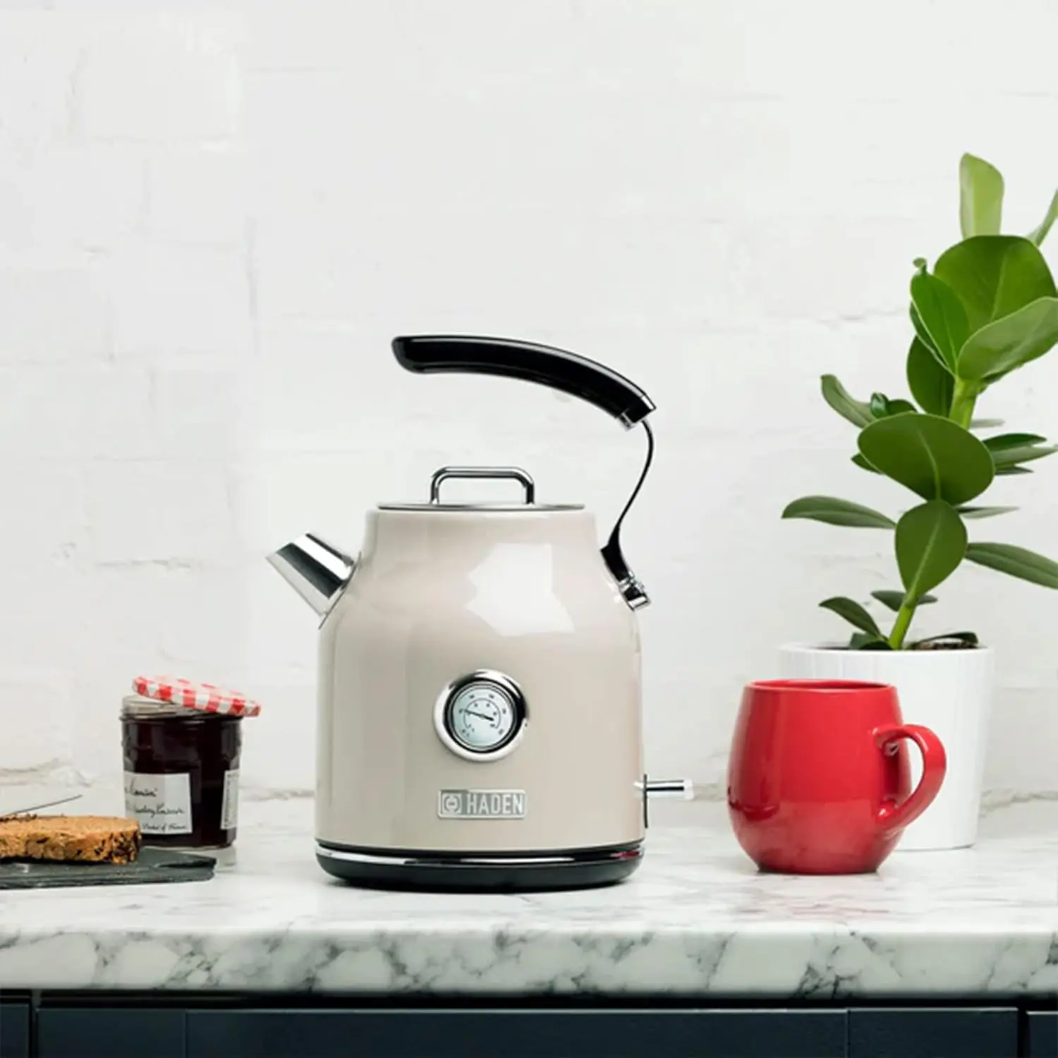 4 Slice Wide Slot Stainless Steel Toaster Bundled with 1.7 Liter Stainless Steel Electric Kettle with 360-Degree 6