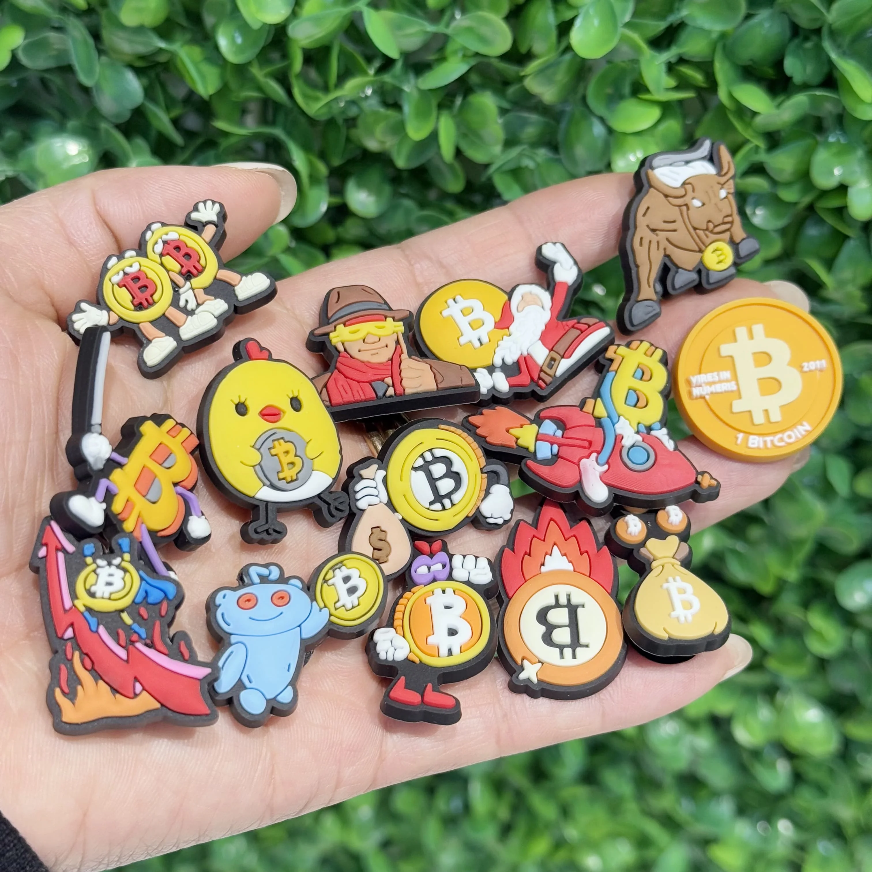16pcs Money Bitcoin Designer Style Shoe Charms DIY Garden Shoe Accessories Decorations for Kids Man Party Giftt
