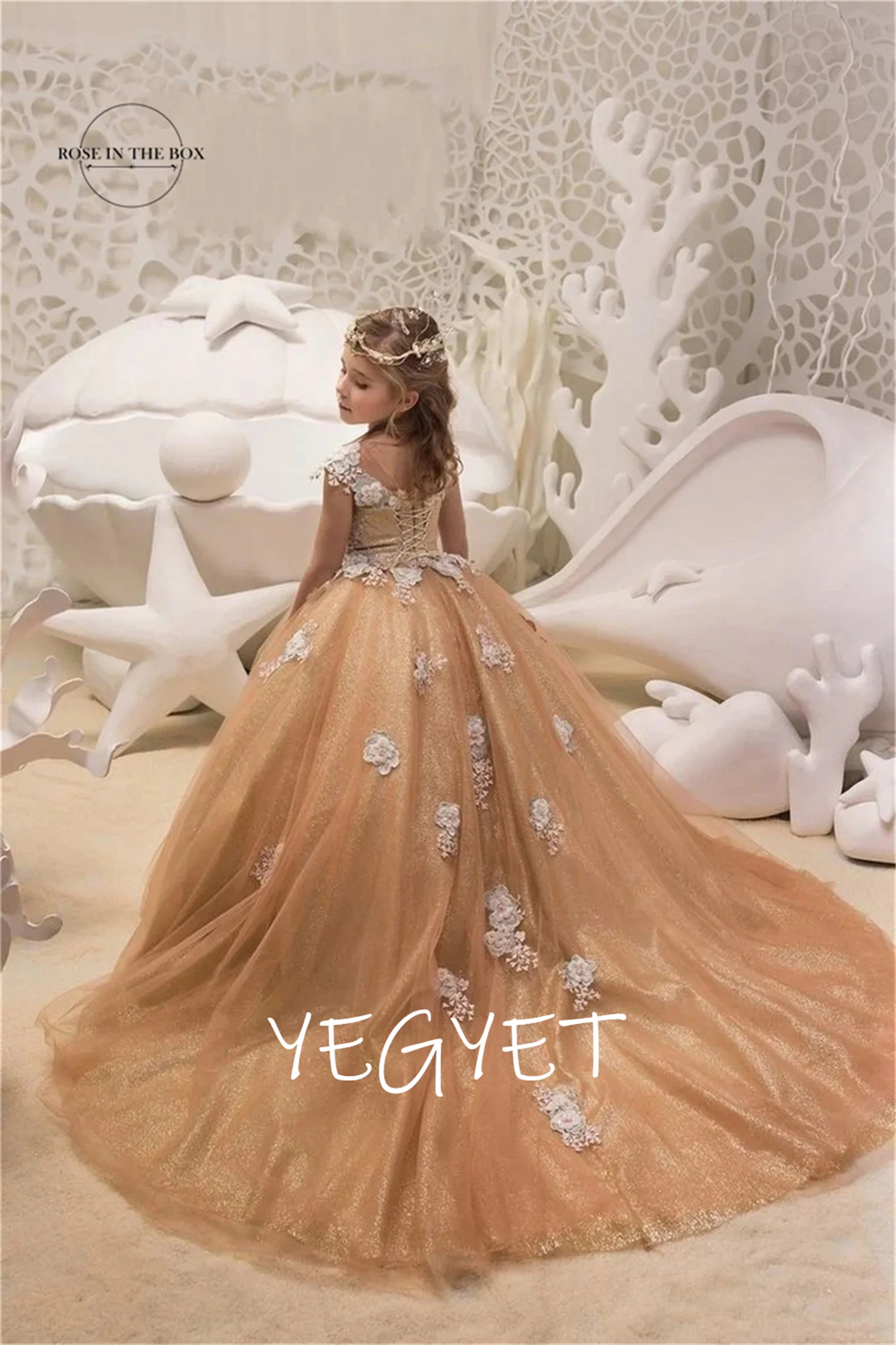

Beautiful Ball Gown Tulle Flower Girl Dresses O-Neck Cap Sleeves Appliques Lace Princess Pageant Dress For Wedding Party