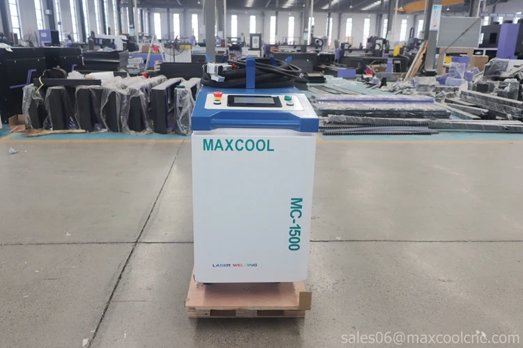 Metal Laser Cleaner Rust Removal SUP22C Head 1KW 1.5KW 2KW 3KW Handheld CW Fiber Laser Cleaning Machine