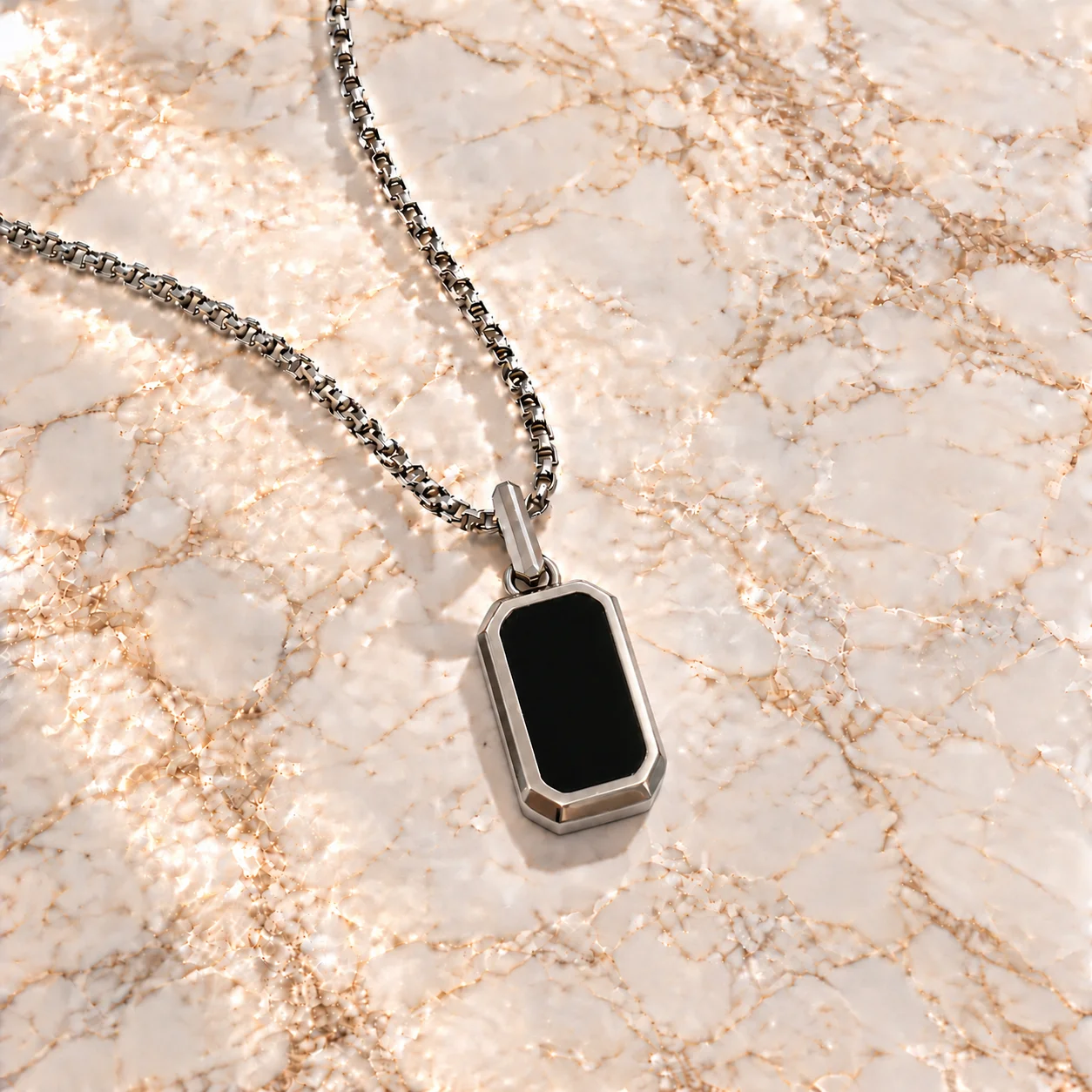 Chamica Schwarze Onyx-Halskette für Männer Edelstahl-Kastenkette Vintage Rechteckiger Anhänger Wasserdichter Retro-Schmuck