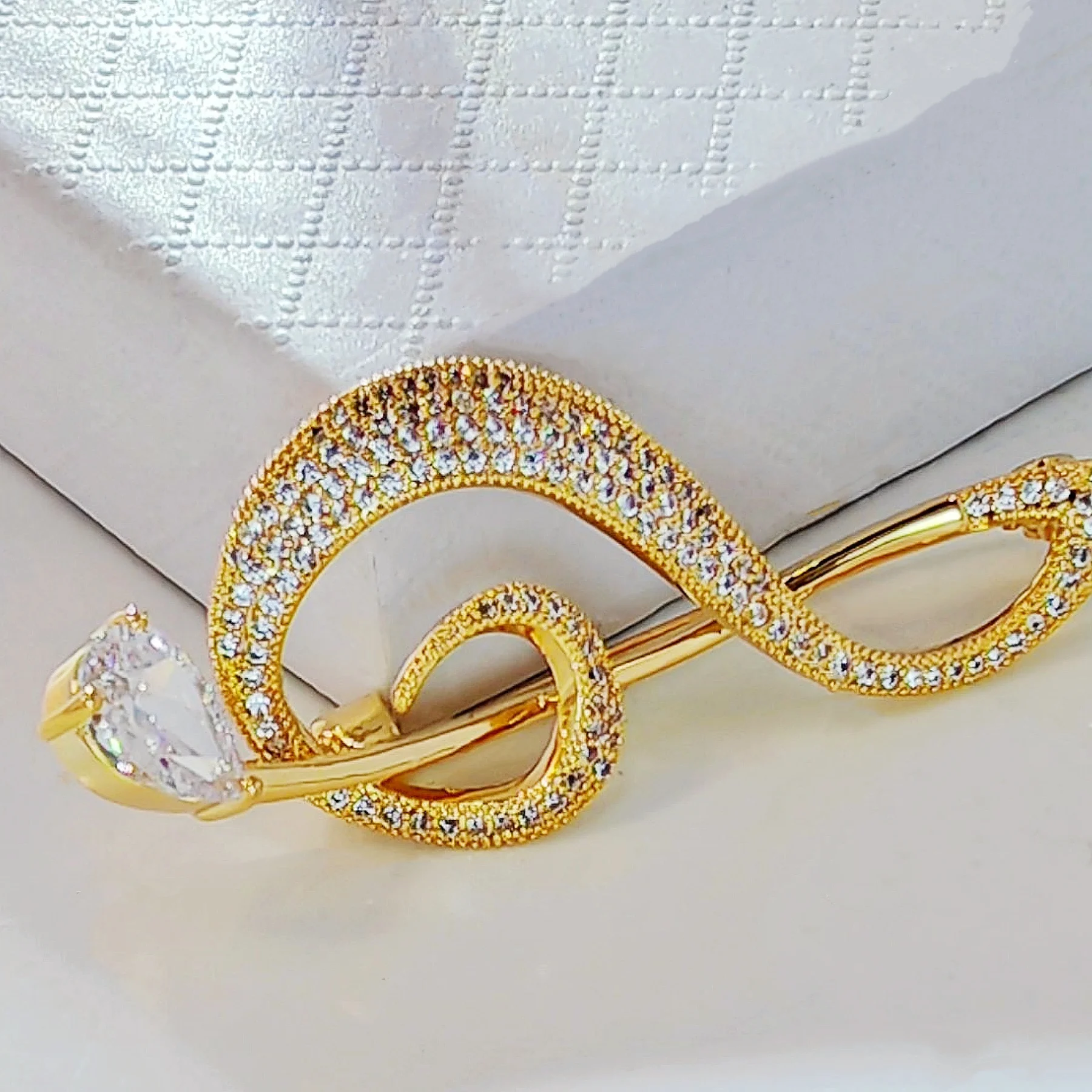 Shiny Gold Tone CZ G Clef Music Note Pin Brooch Gift Jewelry