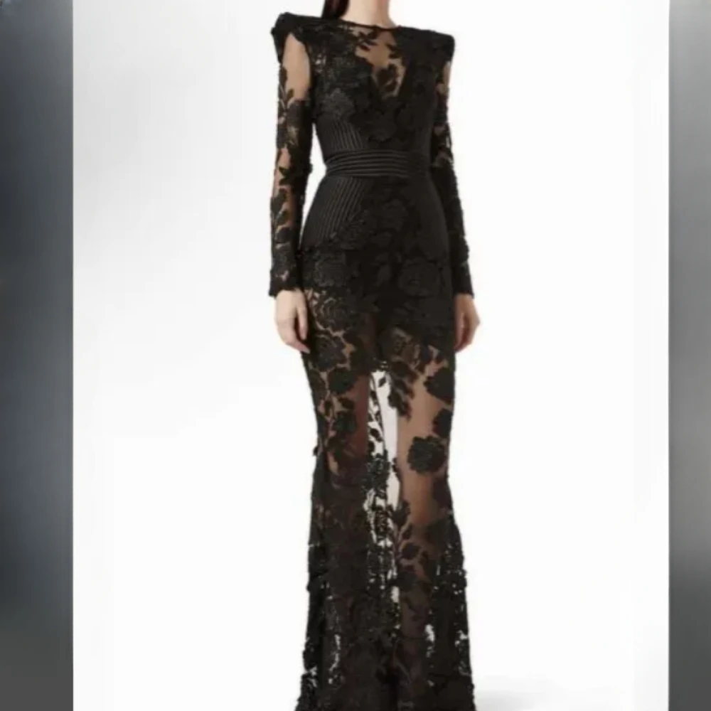 

Long Sleeved Black Lace Applique Evening Dress for Women Elegant Womens Prom Gown Exquisite Knee Length Formal Occasion Clothes