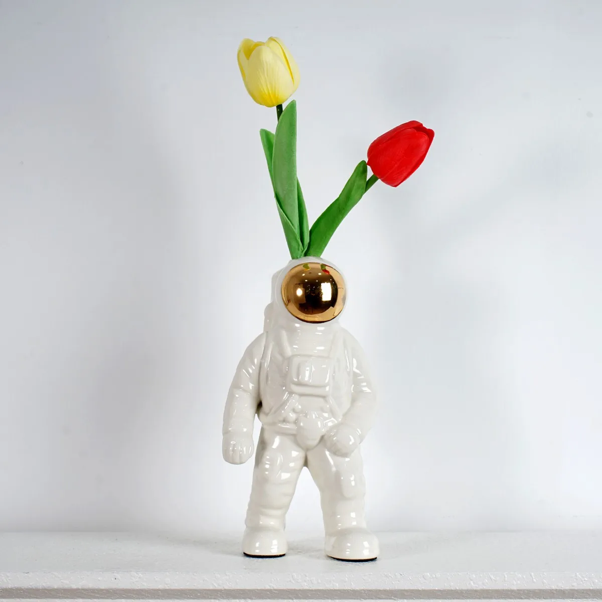 CAPIRON Porcelain Astronaut Vase Figurines Bookshelves Office Living Room Desktop Decor Interior Home Decoration Accessories 3