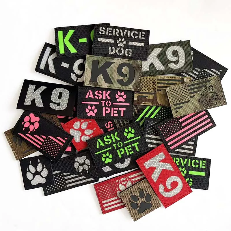 Outdoor K-9, K9, Hundepfotenabzeichen, IR-reflektierende Aufnäher, „Fragen Sie zu Haustier“, Service-Hundeemblem, leuchtet im Dunkeln, militärische taktische Applikationen