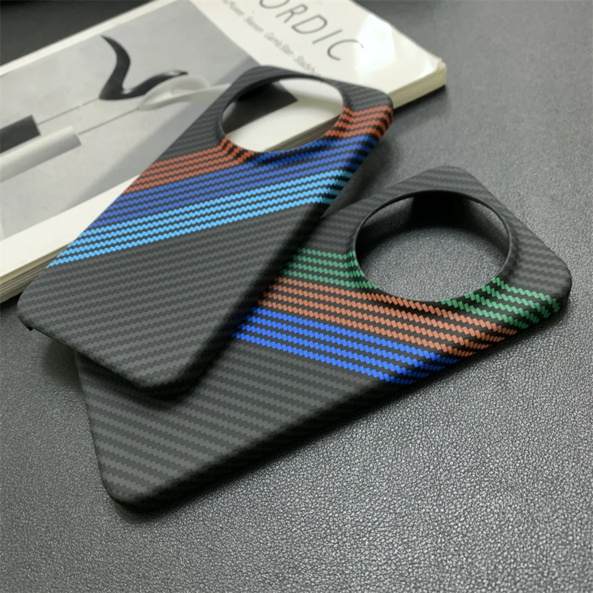 Sleek Carbon Fiber Kevlar Pattern Phone Case - Slim Frameless Cooling Design