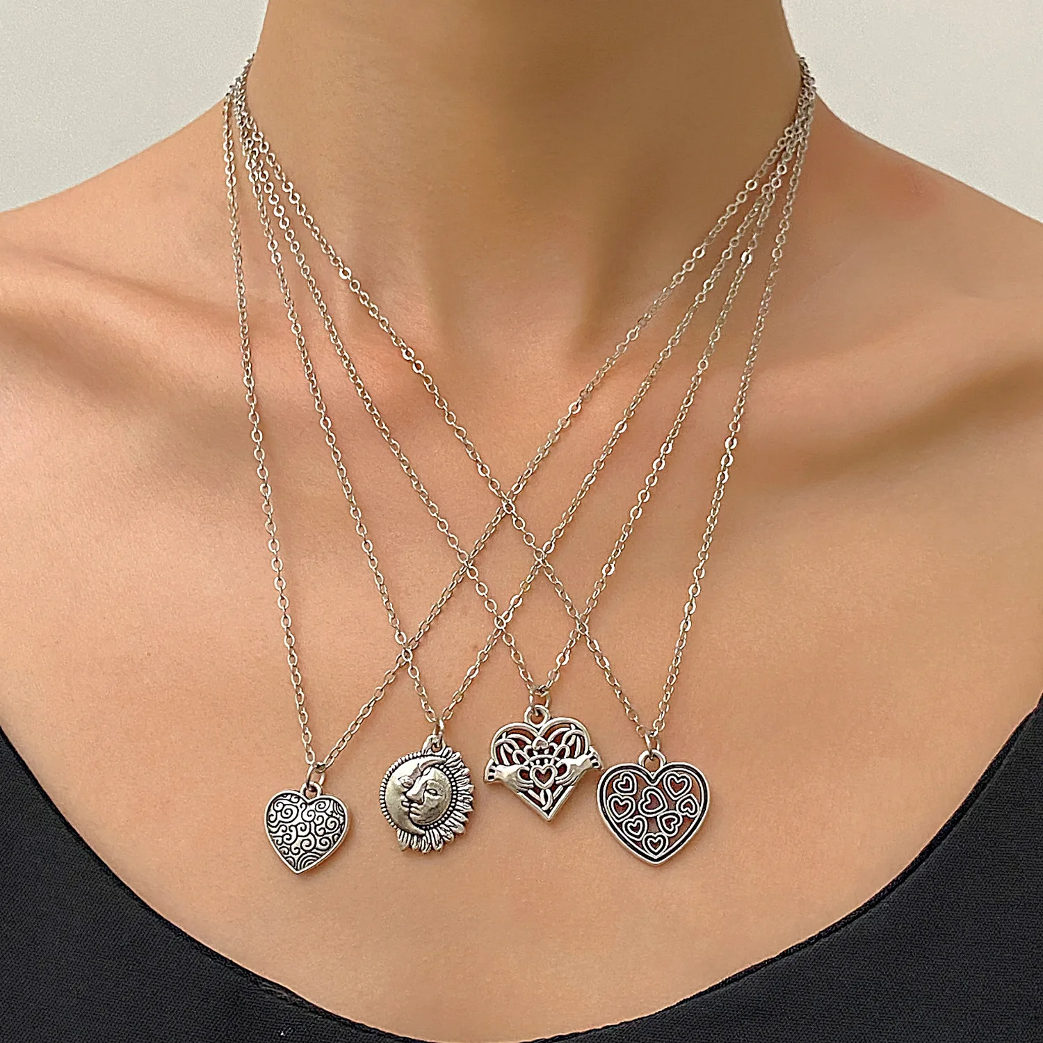 

Hollow Heart Necklace Ethnic Style Alloy Material Sun Moon Pendant Necklace For Women Collar Chain Body Jewelry Accessories Gift