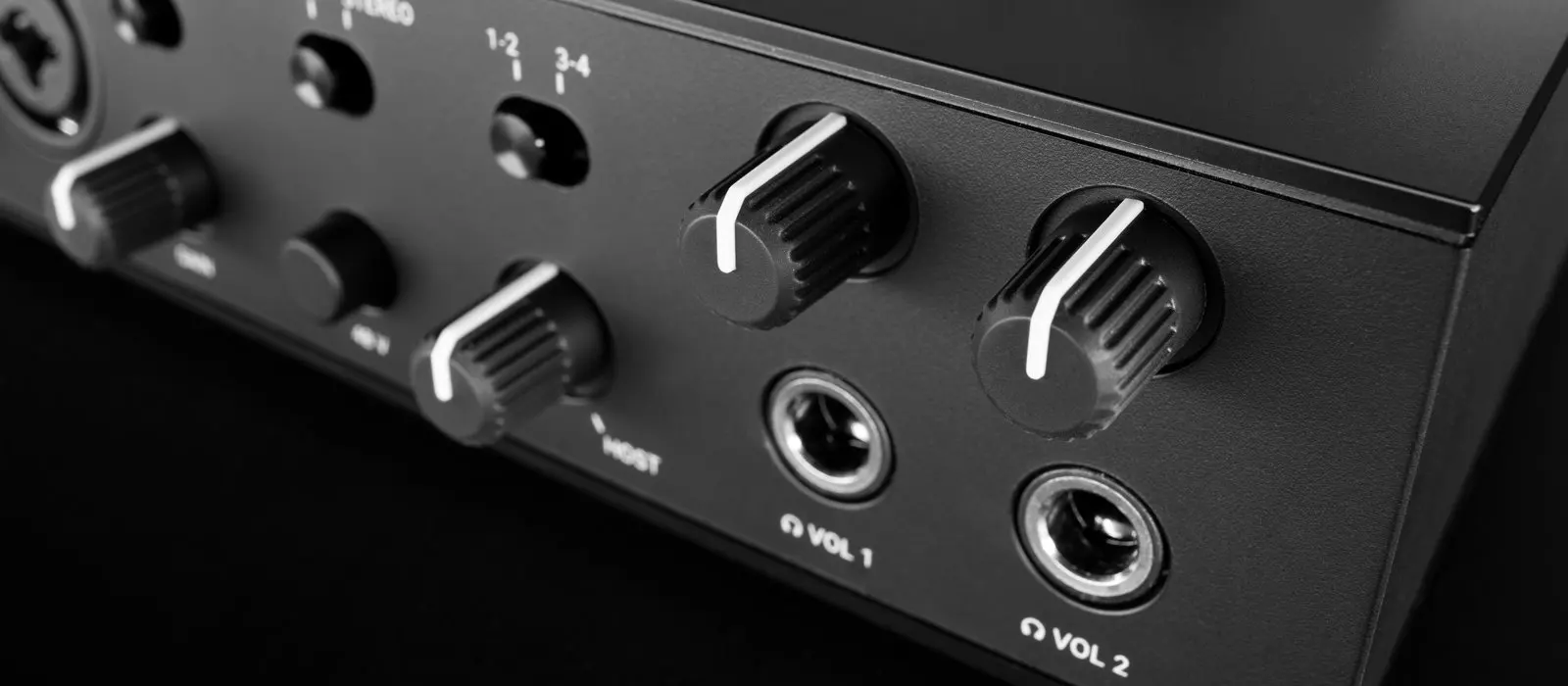 Native instruments komplete audio 6 mk2. Komplete audio 6 mk2. native komplete audio 6 mk2. звуковая карта native instruments komplete audio 6.