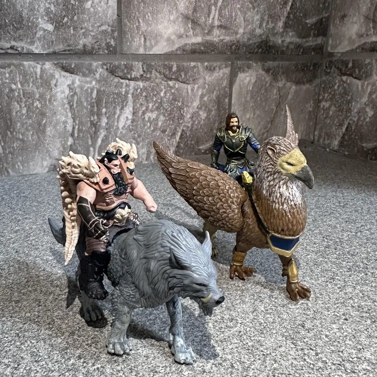 World Of Warcraft Genuine Jack Hand Game Surround Movie Frost Wolf Grip Mounted Black Hand Lothar Figure Giocattolo Senza Armi