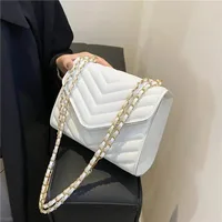 Sac à bandoulière Chic en cuir Pu, matériel doré, sangle en chaîne polyvalente, fourre-tout de luxe classique pour femmes, usage quotidien 1