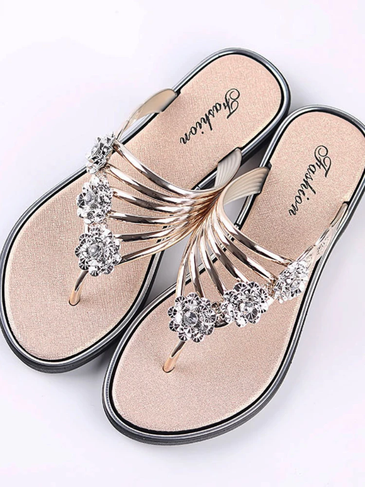 2023 Ladies Slippers Summer Sandals New Flat-bottomed Women's Shoes Light Slippers Women Outdoor Wear Casual Flip-flops