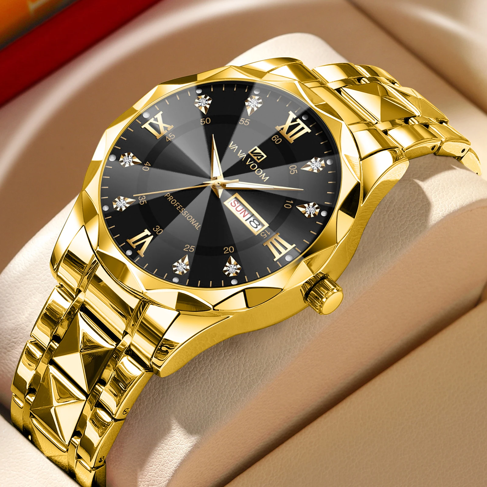 Men's Watch Fashion Rivet Stainless Steel Strap Luxury Water Diamond Diamond Luminous Blue Gold Dial Business Men Watch