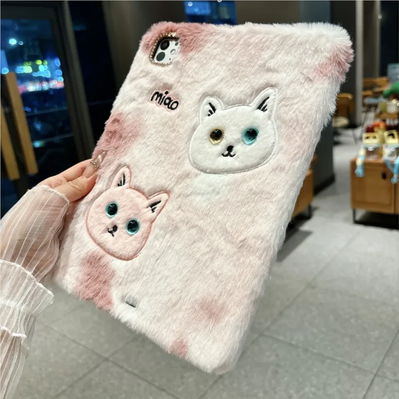 Luxurious Plush Cat Tablet Case - Soft Protective Cover