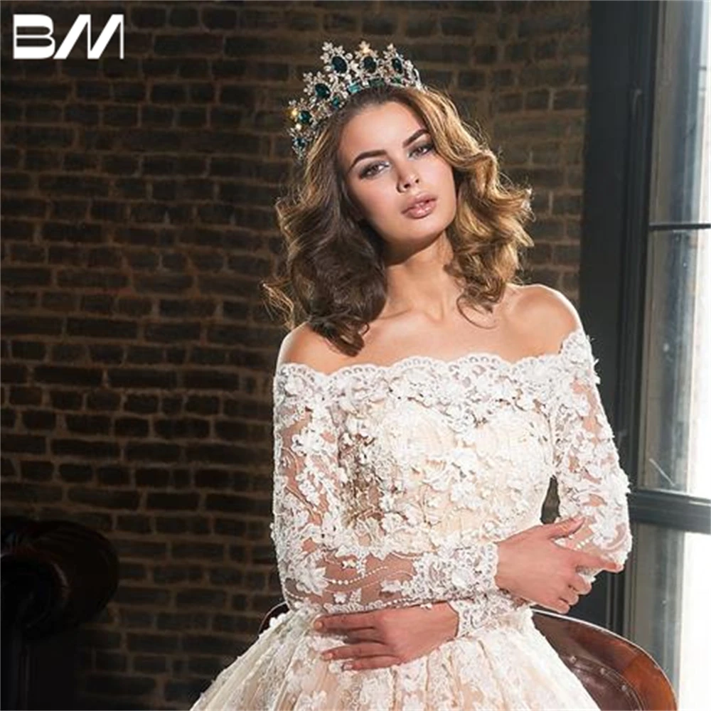 Рисунок 4 - Женское свадебное платье с длинным рукавом