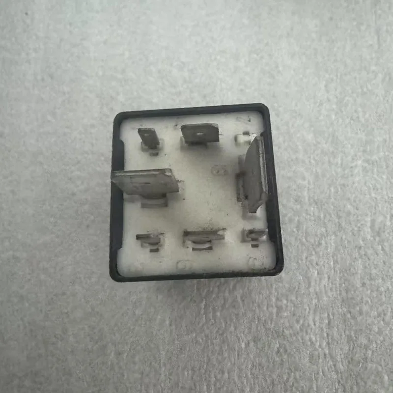 original 409 car fuel Oil pump relay 1J0 906 383C