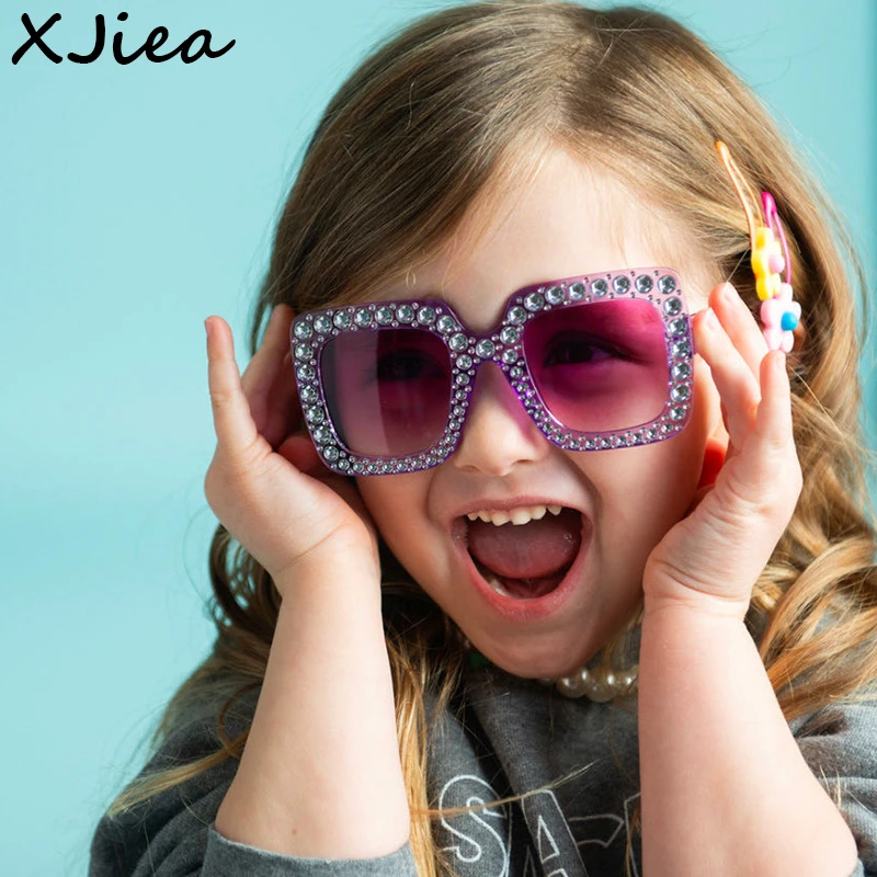 

XJiea Children Fashion Sunglasses Designer Trendy Oversized Square Kids Sun Glasses Colorful Parent-child Style Shades UV400