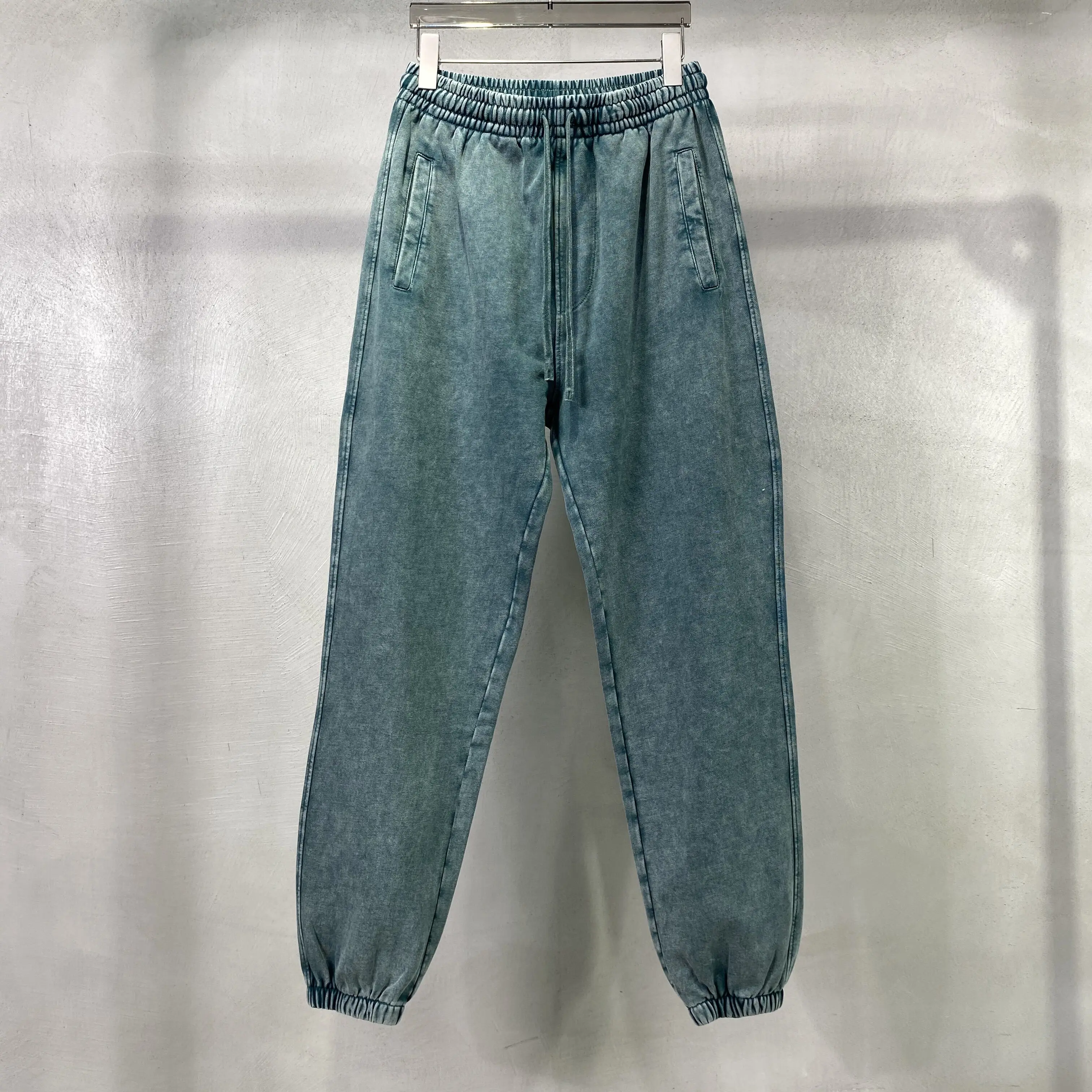 Batik worn sweatpants 3