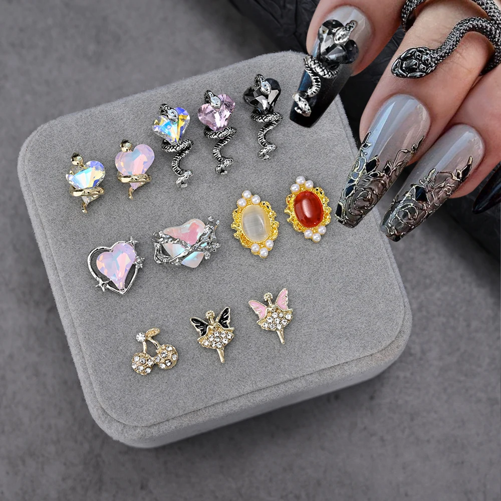 10pcs 3D Trendy Alloy Snake Love Shiny Rhinestone Nail Charms with Heart Crystal Zircon Luxury Creative Nail Art Diamond Jewelry