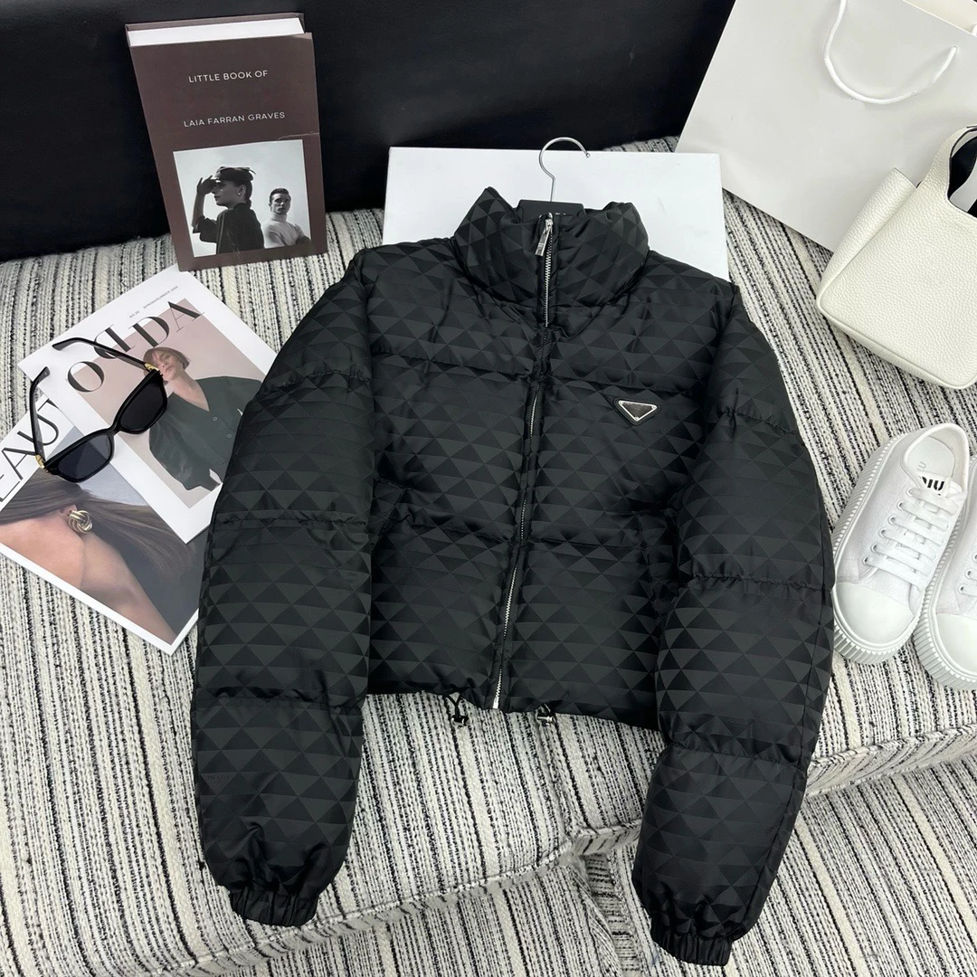

Women Winter Cotton Jacket Triangle Marker Thicken Warm Short Coat with Long Sleeve Bread-padded Jackets 2 Colours Tops yun duo