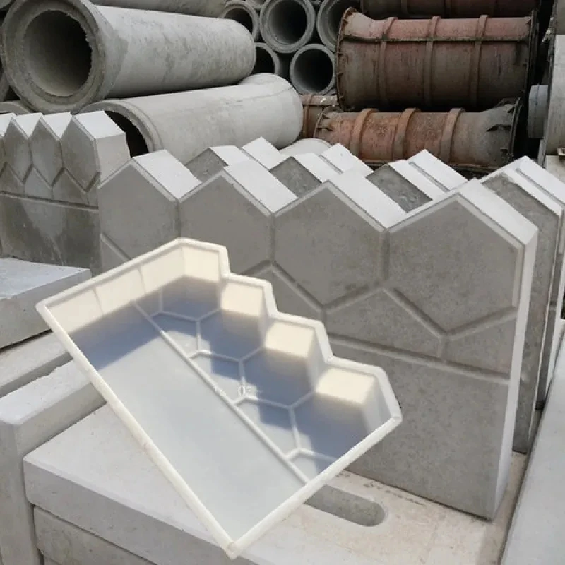DIY Garden Fence Concrete Mold 2